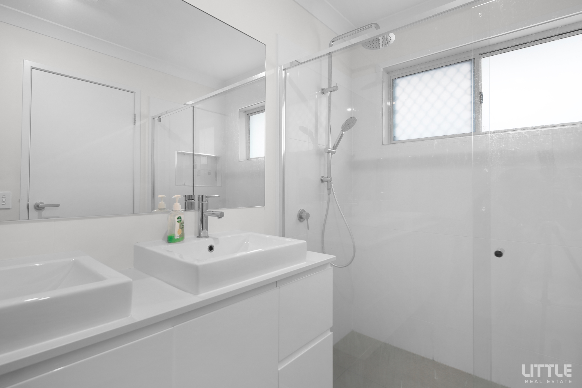135867739__1739763149-166042-Ensuite