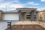 10 Makiti Crescent, Harkness VIC