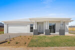140 Whitecross Drive, Thornhill Park VIC