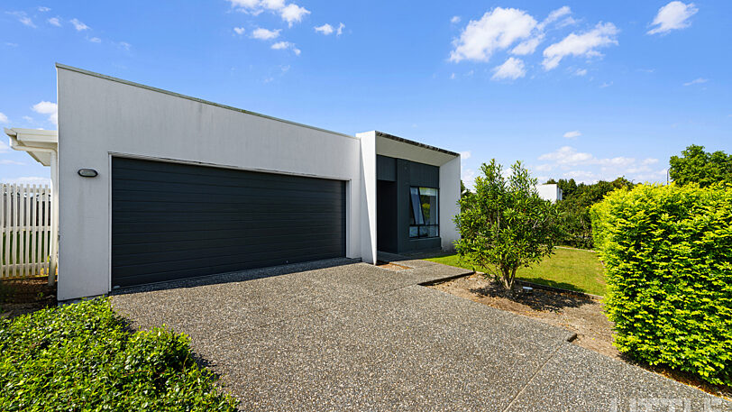 8 Cobb Crescent, PIMPAMA QLD 4209, Pimpama - Thumbnail 2