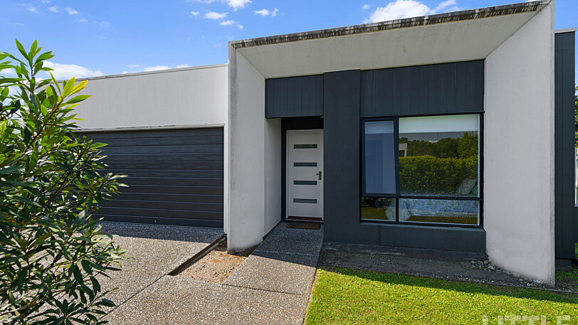 8 Cobb Crescent, PIMPAMA QLD 4209, Pimpama - Thumbnail 3