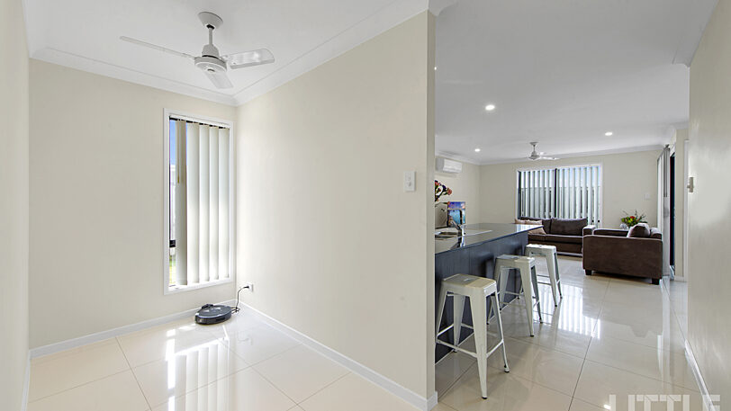 8 Cobb Crescent, PIMPAMA QLD 4209, Pimpama - Thumbnail 5