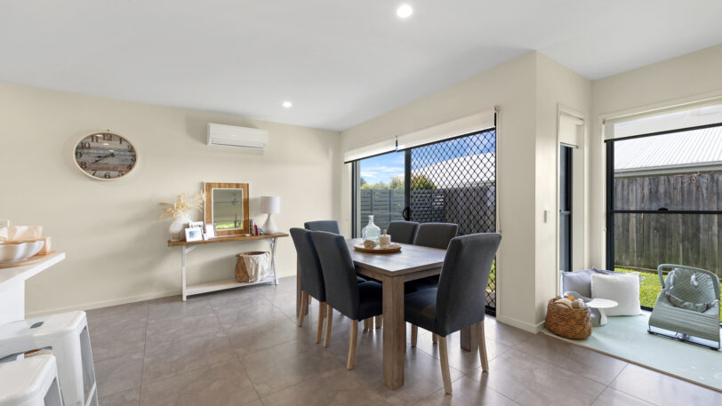 18 Muller Street, REDLAND BAY QLD 4165, Redland Bay - Thumbnail 5